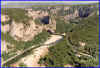 Au d�but de la descente, aux abords du Pont d'Arc...